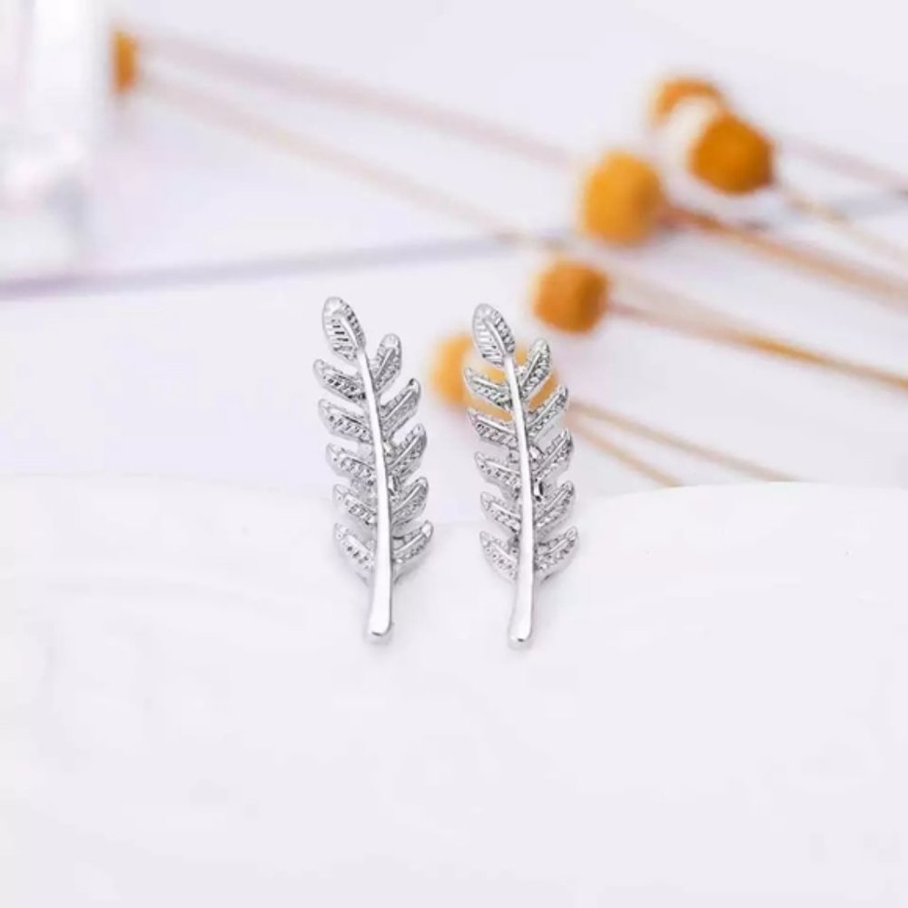 💎✨ Olive Branch Ear Climbers - Picture 2 of 5